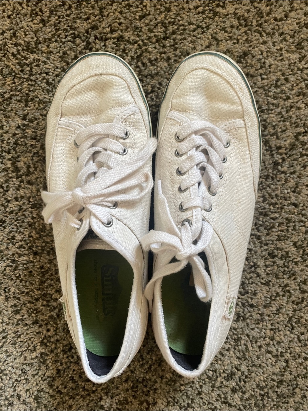 Eco Sneaks Simple White Canvas Lace-Up Sneakers